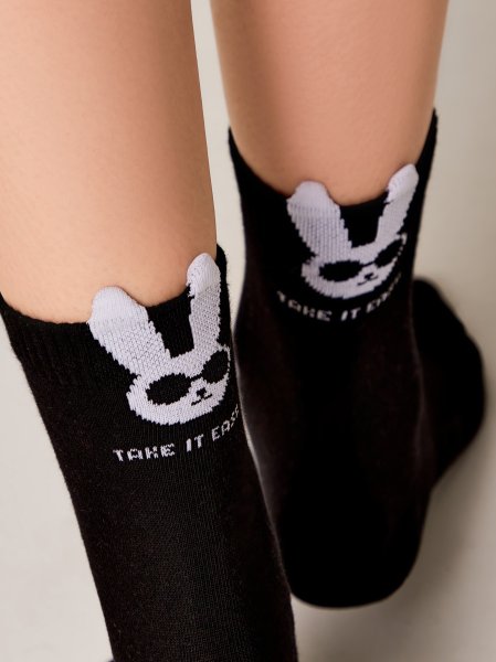 Damensocken mit süßem 3D Hasenmotiv in Schwarz